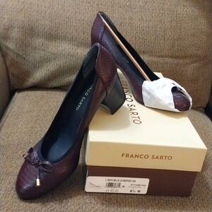FRANCO SARTO Block Heel dark burgundy pump Size 8 1/2 med wide.  New, never worn